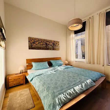 Attraktive Im Gruenen Hinterhof Apartman